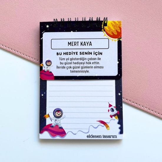 Astronotlu Defter İsme Özel Karne Hediyesi resmi